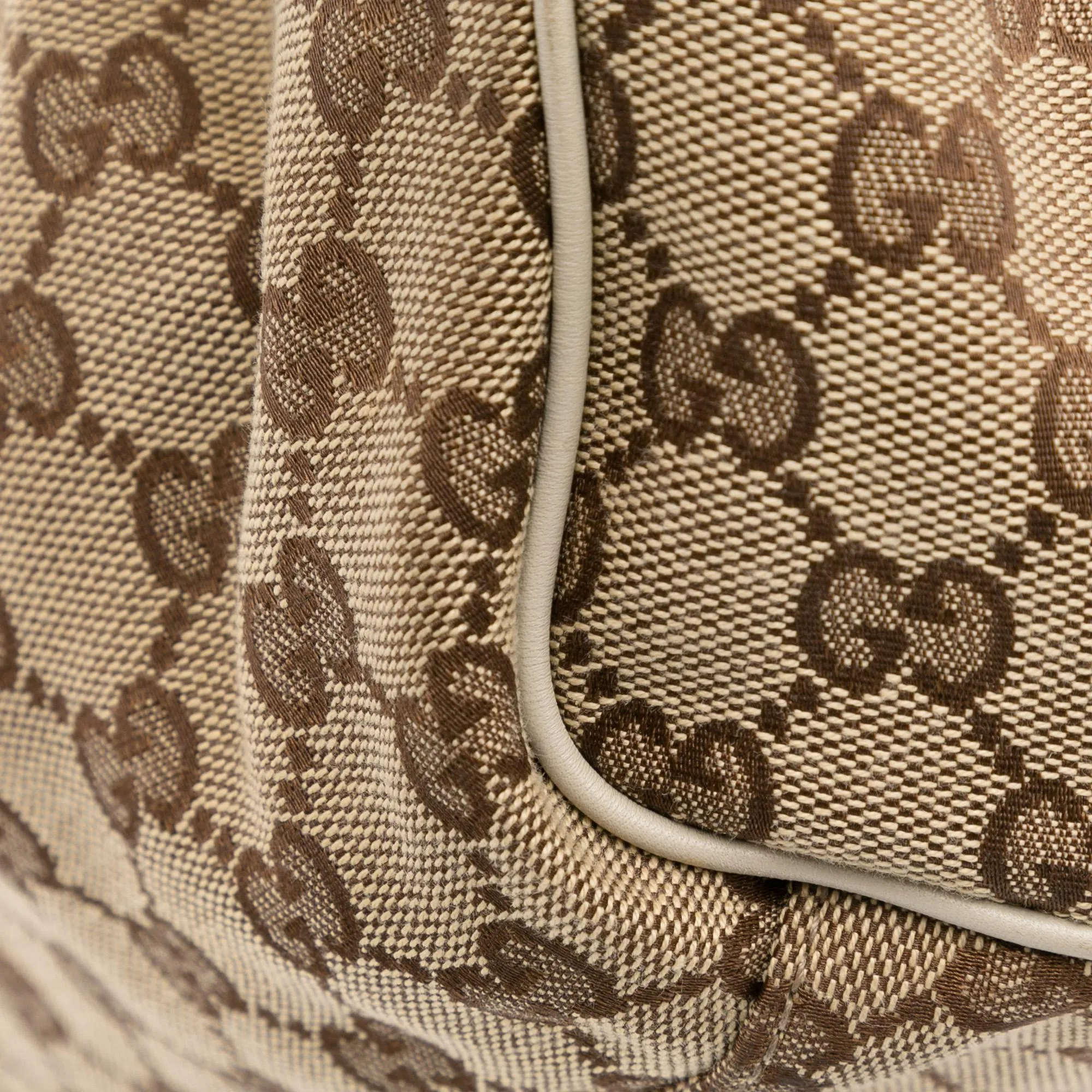Gucci GG Canvas Sukey Tote (SHG-NtlWYR)