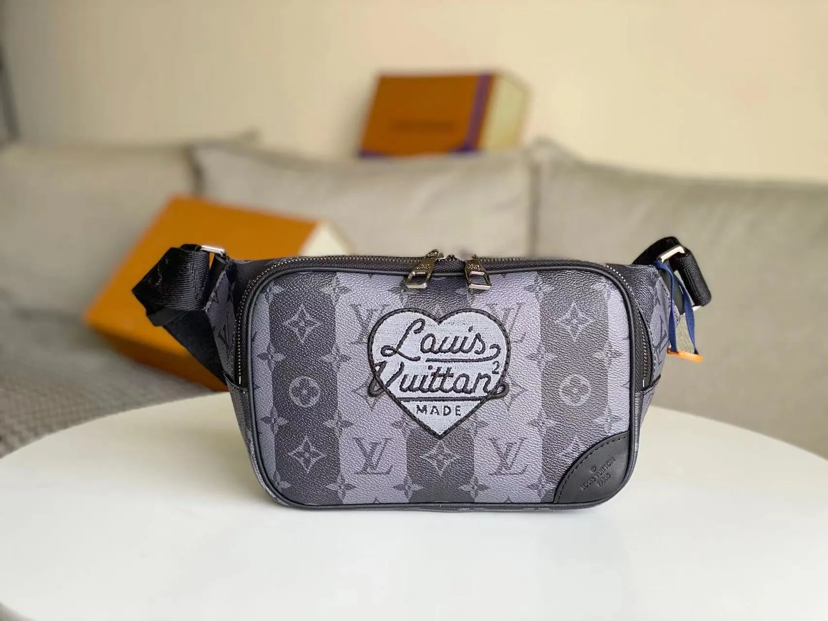 MBG026 New Sling Bag / 13.4x7.7x3.1inch