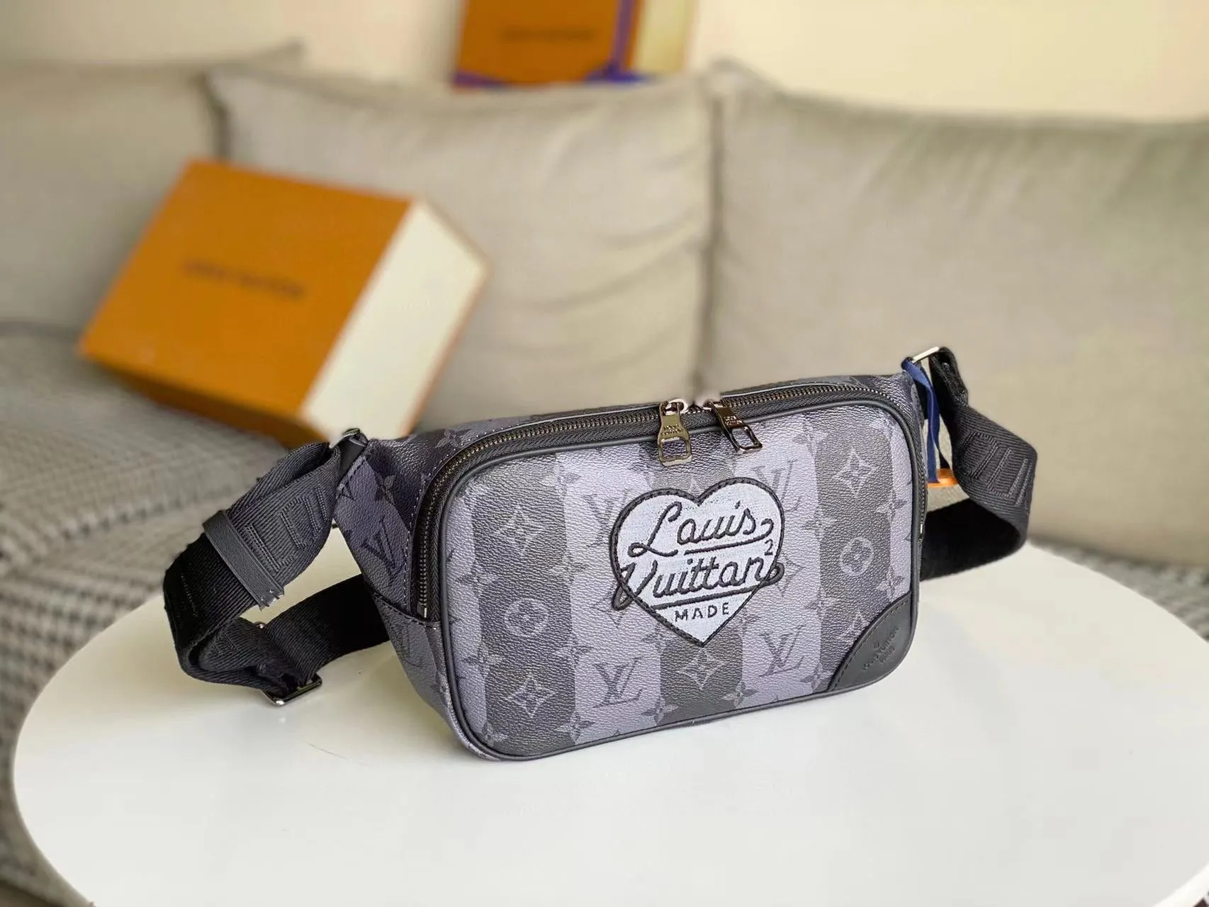 MBG026 New Sling Bag / 13.4x7.7x3.1inch