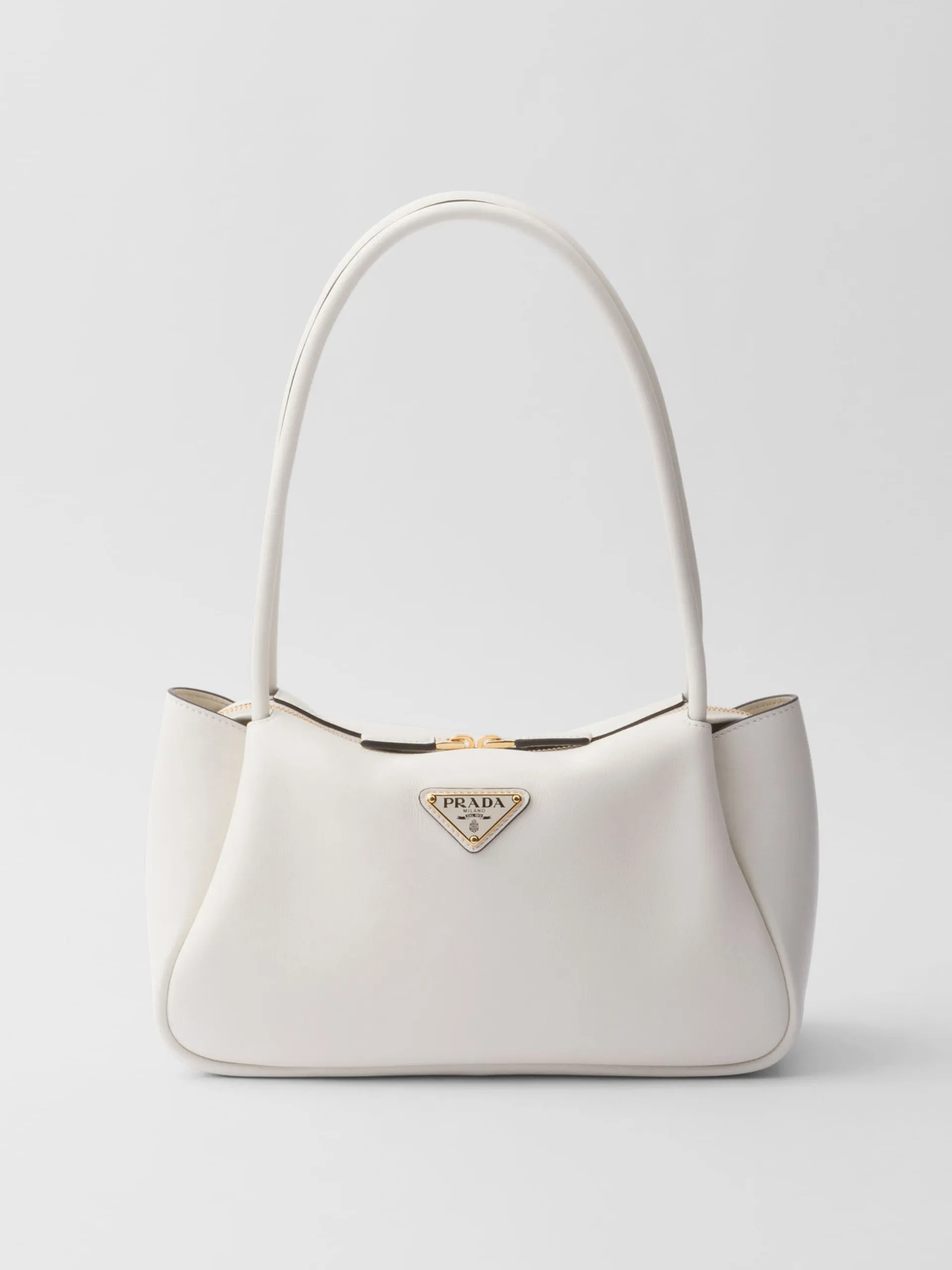 Medium leather handbag