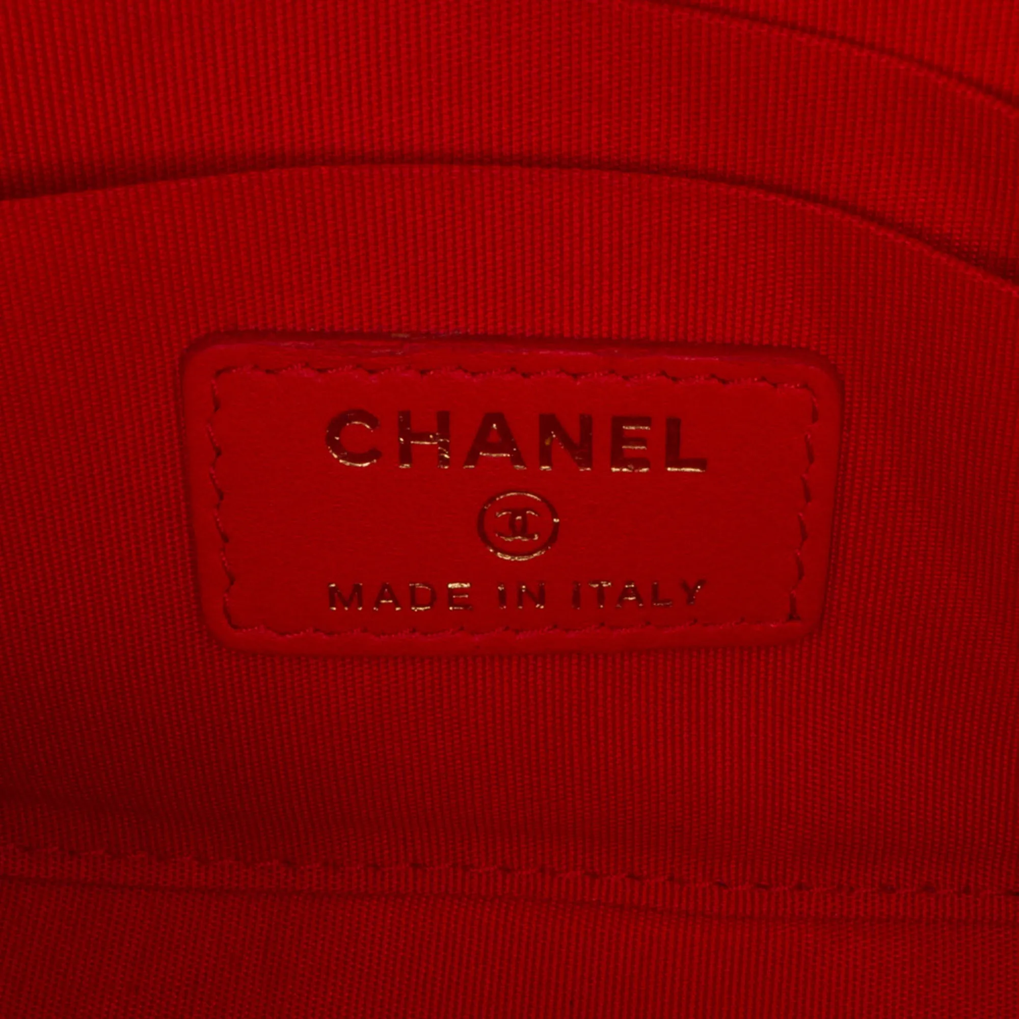 Red Chanel Mini Chevron Quilted Lambskin Trendy CC Chain Wallet Crossbody Bag