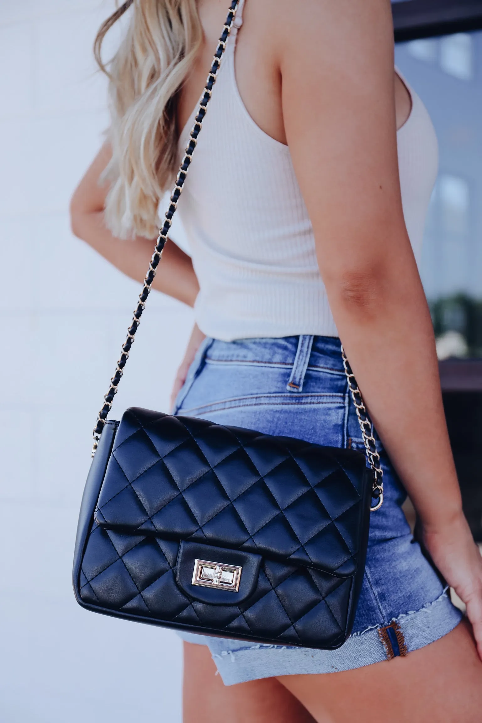 Sleek Quilted Crossbody Purse - Black